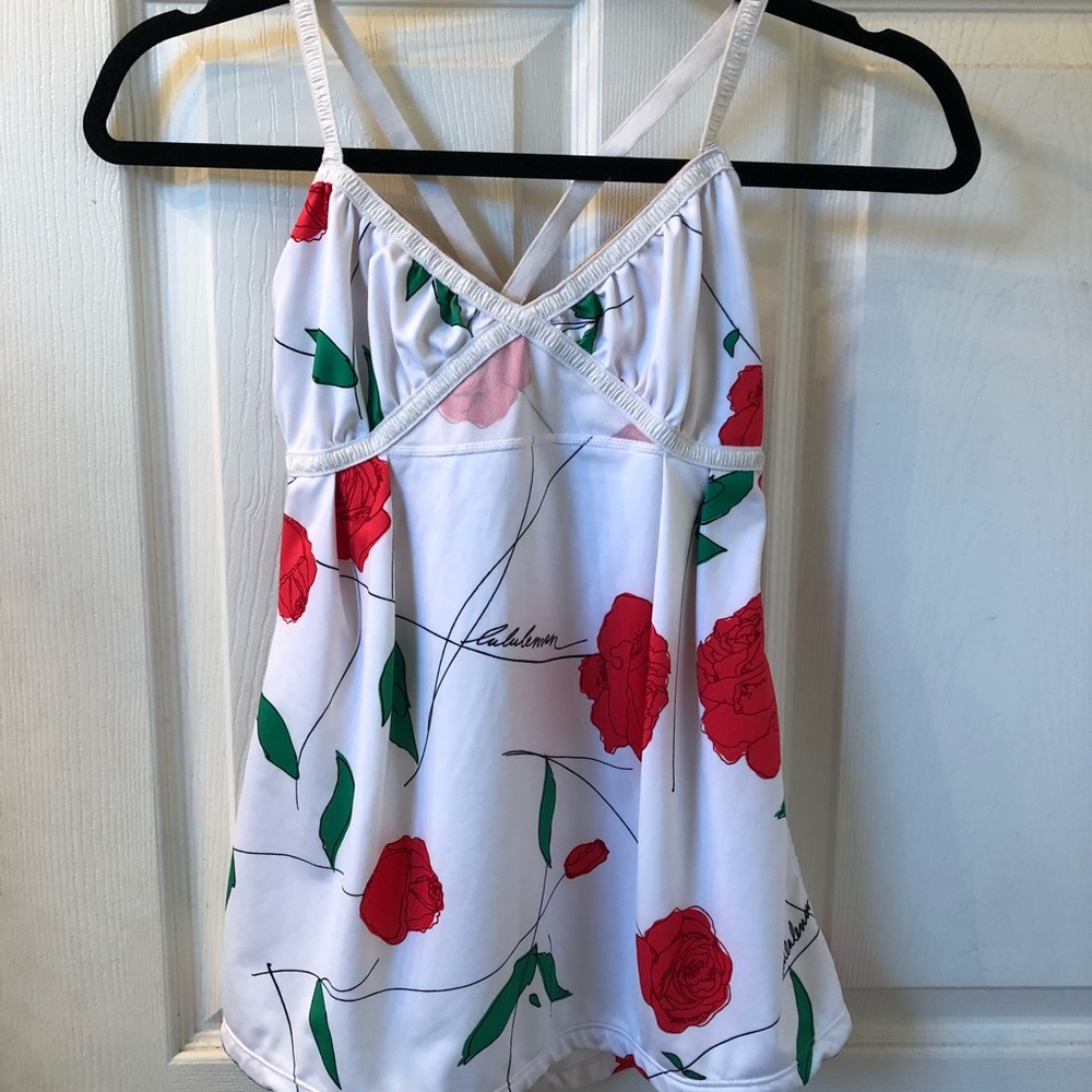 RARE PATTERNED LULULEMON TANK (Size 4)